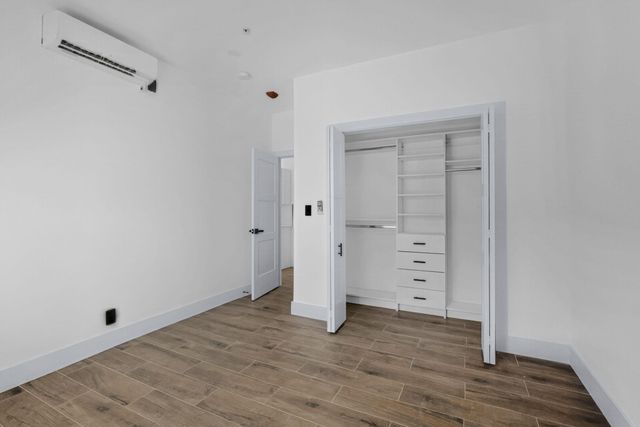 2032 N Dixie Highway 12, West Palm Beach, FL 33407