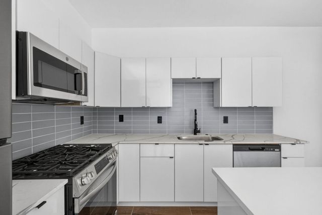 2032 N Dixie Highway 12, West Palm Beach, FL 33407