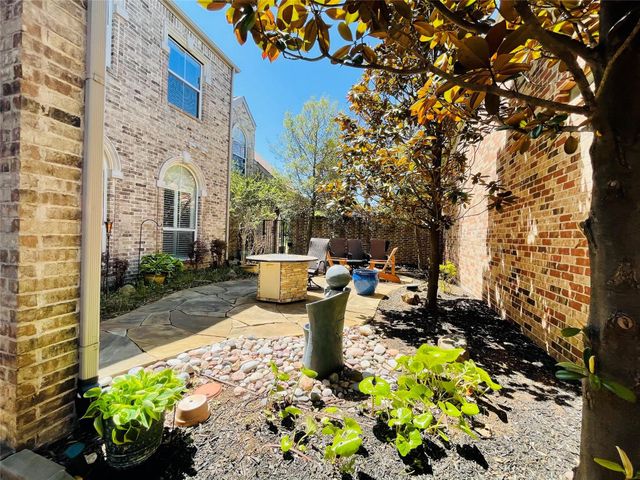 40 Emerald Pond Drive, Frisco, TX 75034