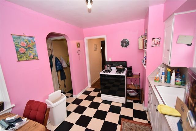 4137 W 157th Street, Cleveland, OH 44135