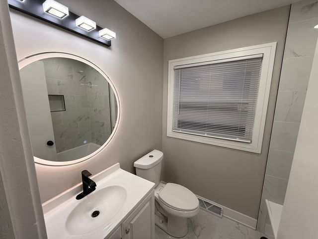 16024 Myrtle Avenue, Harvey, IL 60426