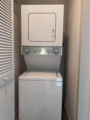 1727 San Benito Way 5, West Palm Beach, FL 33401