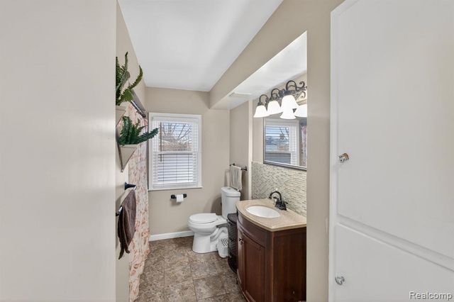 20924 Bon Brae Street, Saint Clair Shores, MI 48081