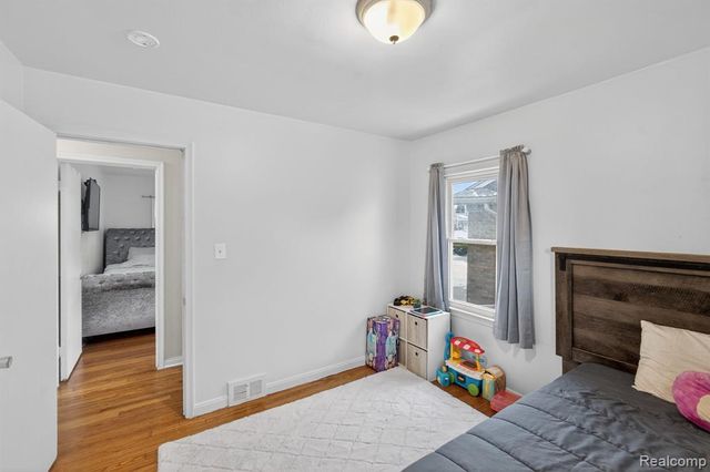 20924 Bon Brae Street, Saint Clair Shores, MI 48081