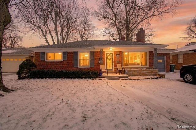 20924 Bon Brae Street, Saint Clair Shores, MI 48081