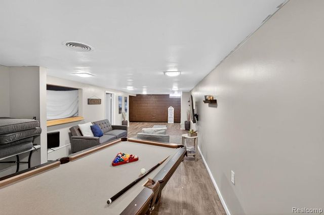 20924 Bon Brae Street, Saint Clair Shores, MI 48081