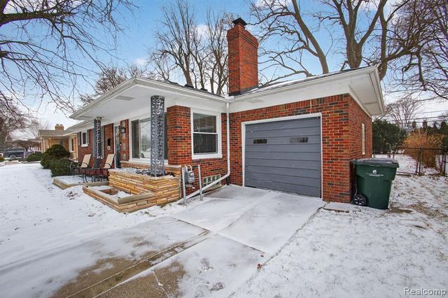 20924 Bon Brae Street, Saint Clair Shores, MI 48081