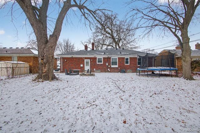 20924 Bon Brae Street, Saint Clair Shores, MI 48081