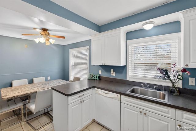 20924 Bon Brae Street, Saint Clair Shores, MI 48081