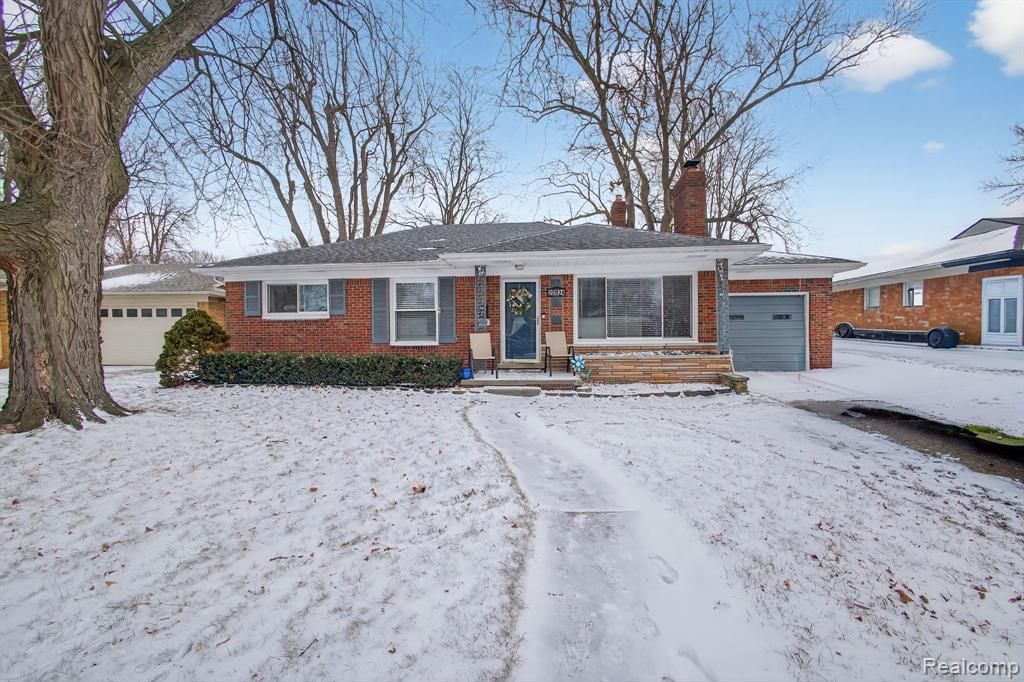 20924 Bon Brae Street, Saint Clair Shores, MI 48081