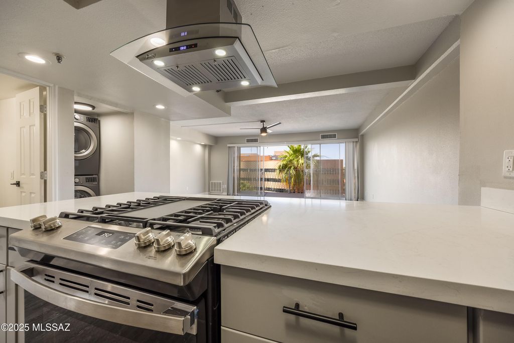 425 W Paseo Redondo Apt 3H, Tucson, AZ 85701