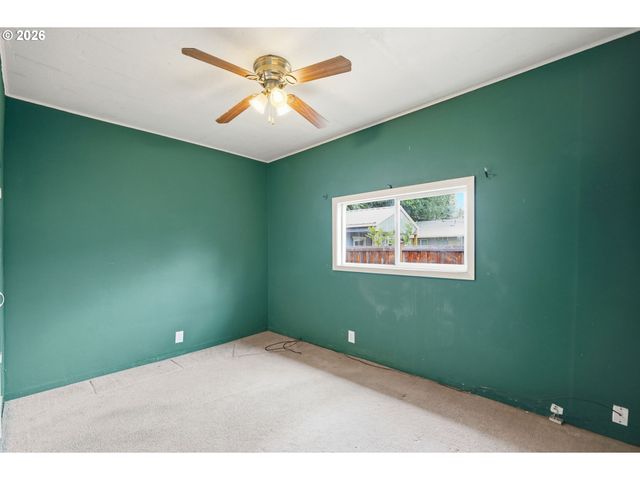 355 N GROVE Ct, Eugene, OR 97404