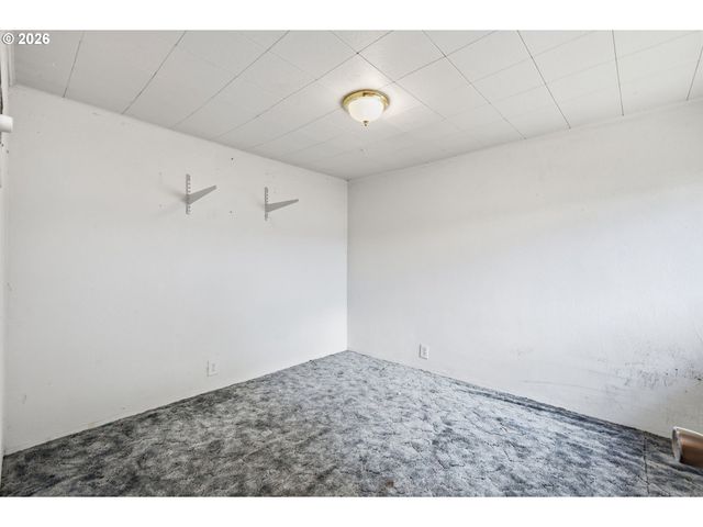 355 N GROVE Ct, Eugene, OR 97404