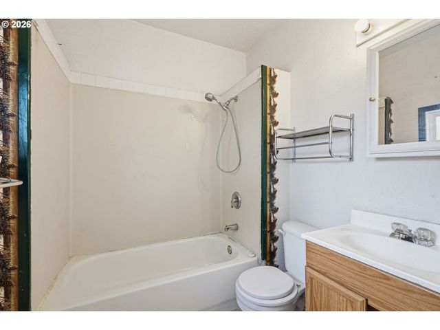355 N GROVE Ct, Eugene, OR 97404
