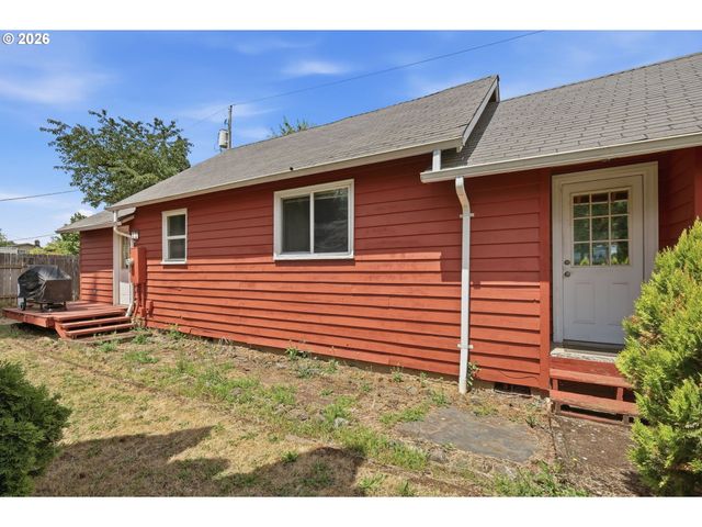 355 N GROVE Ct, Eugene, OR 97404
