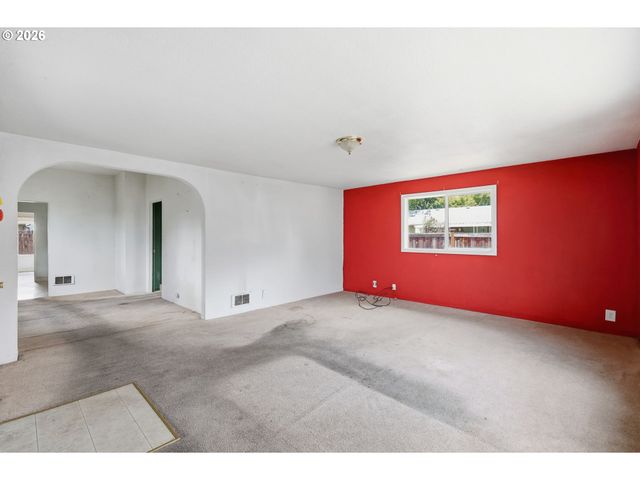 355 N GROVE Ct, Eugene, OR 97404