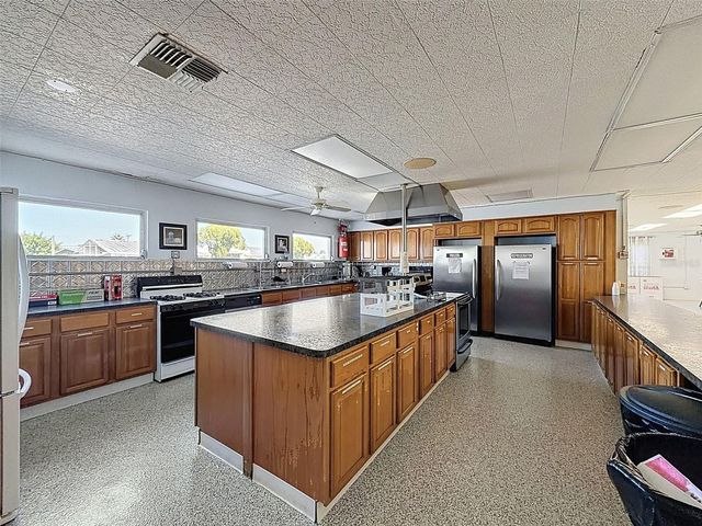 1823 BLUE LAKE DRIVE, Lakeland, FL 33801