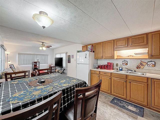 1823 BLUE LAKE DRIVE, Lakeland, FL 33801