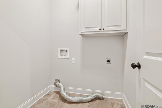 8127 Valencia Ct, Baton Rouge, LA 70820