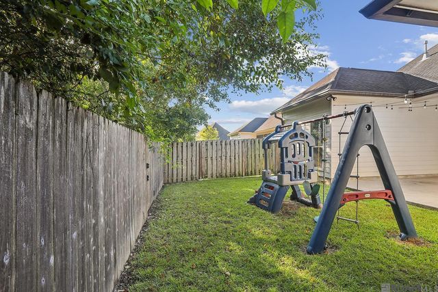 8127 Valencia Ct, Baton Rouge, LA 70820