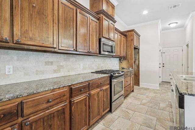 8127 Valencia Ct, Baton Rouge, LA 70820