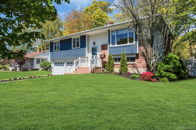 62 Craig Road, Islip Terrace, NY 11752