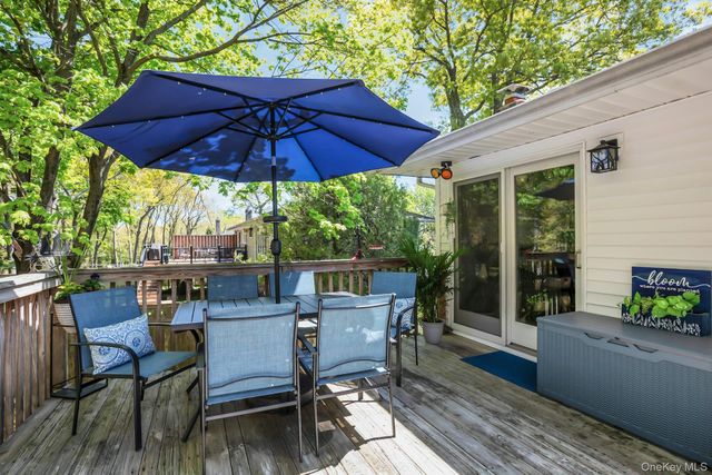 62 Craig Road, Islip Terrace, NY 11752