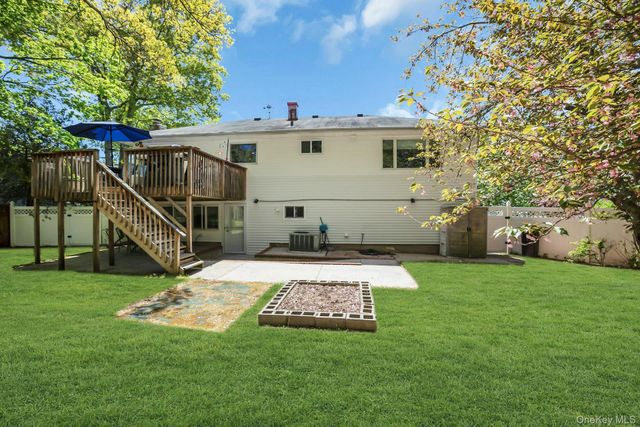 62 Craig Road, Islip Terrace, NY 11752