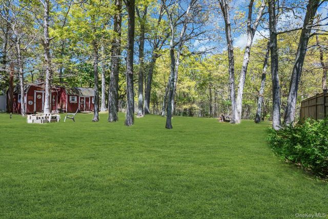 62 Craig Road, Islip Terrace, NY 11752
