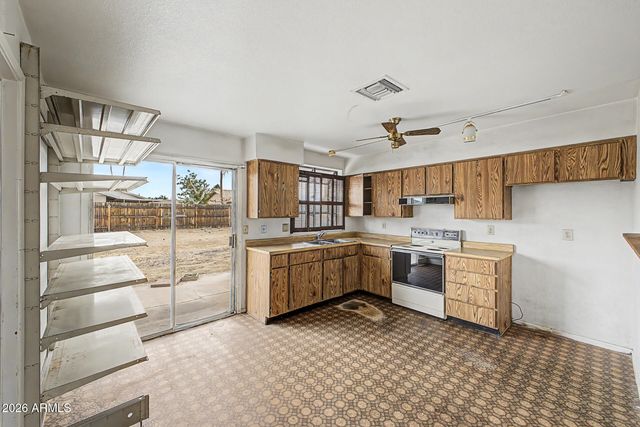 6740 W Vogel Avenue, Peoria, AZ 85345