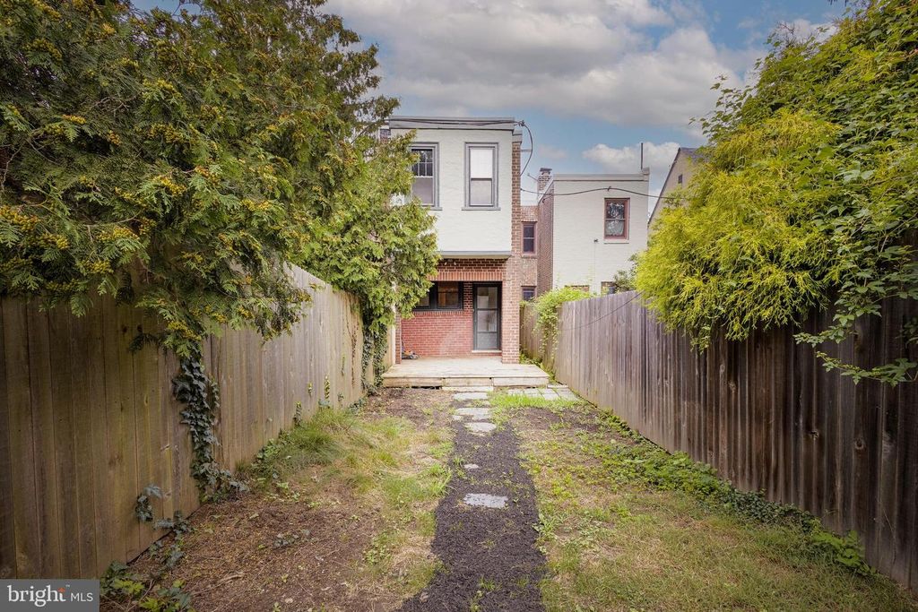36 W EVERGREEN AVE, Philadelphia, PA 19118