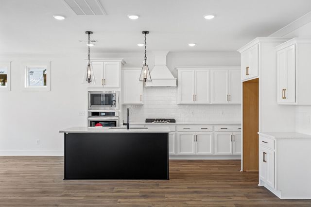 2 Wappoo Trace Lane, Summerville, SC 29486