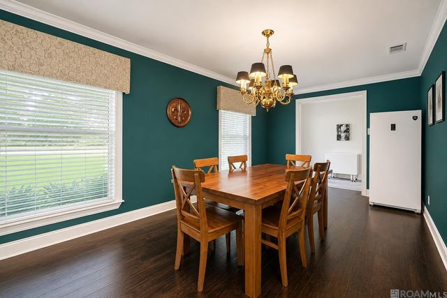 8232 Hermitage Dr, Denham Springs, LA 70726