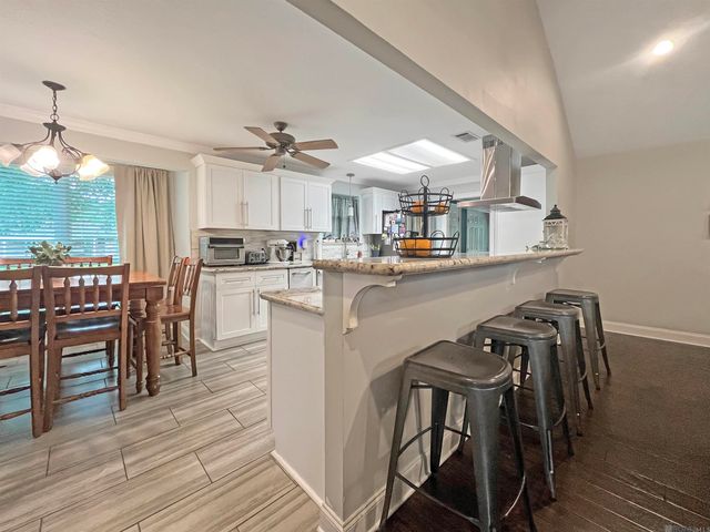 8232 Hermitage Dr, Denham Springs, LA 70726