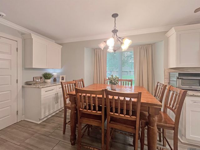8232 Hermitage Dr, Denham Springs, LA 70726