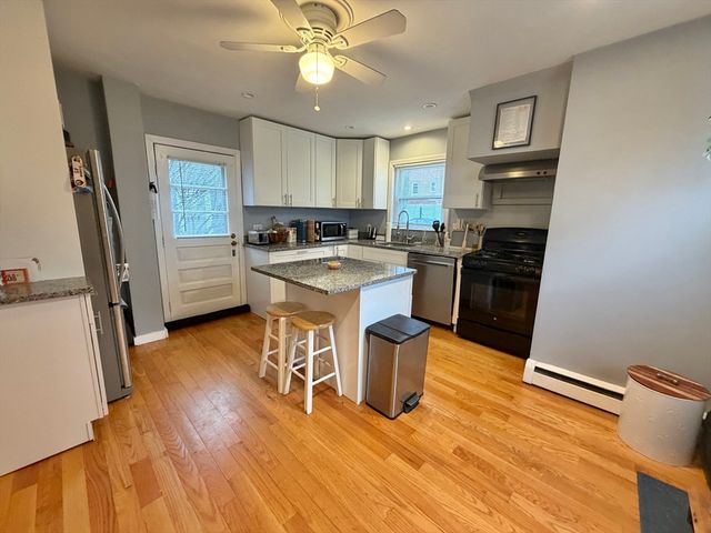 42 Court St 1, Newton, MA 02458