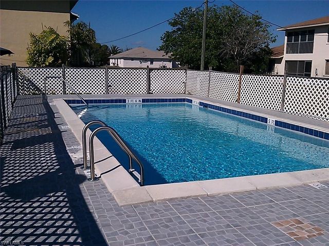 4613 SW 8th PL # 4, Cape Coral, FL 33914