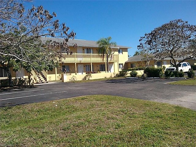 4613 SW 8th PL # 4, Cape Coral, FL 33914