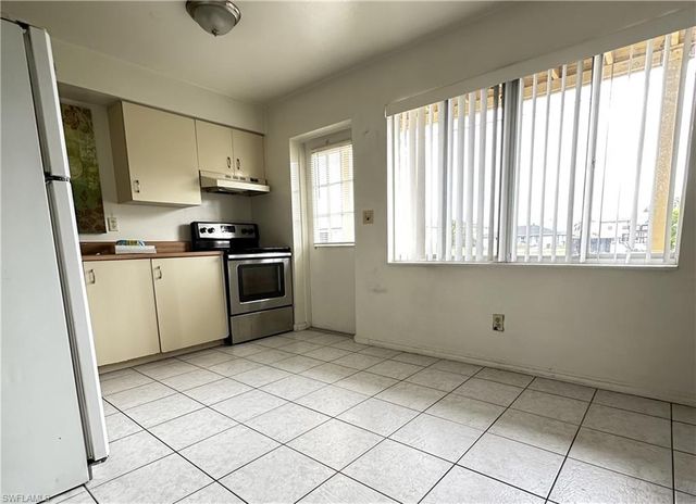 4613 SW 8th PL # 4, Cape Coral, FL 33914