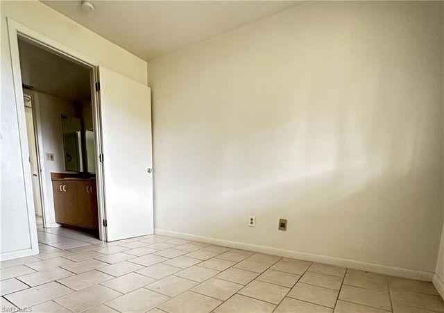 4613 SW 8th PL # 4, Cape Coral, FL 33914