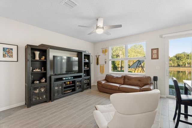 3931 SE Mentmore Lane, Stuart, FL 34997