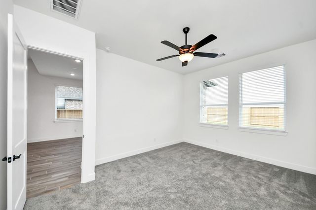 9438 Chateau Hill, Iowa Colony, TX 77578