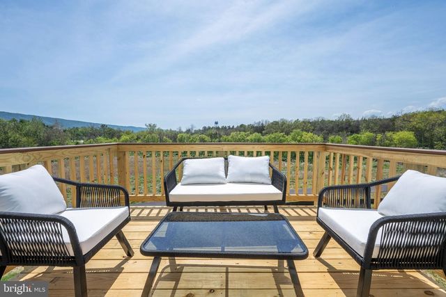 450 SOPHIE ST, Strasburg, VA 22657