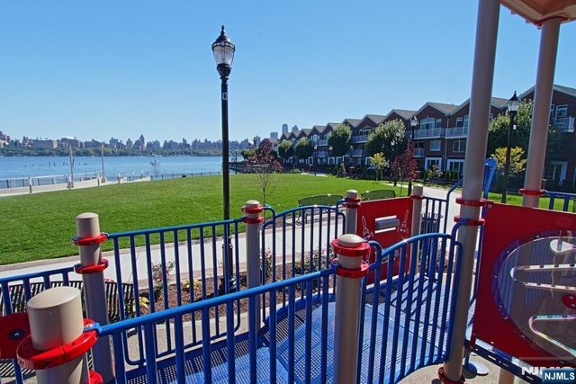 423 Newburgh Court, West New York, NJ 07093