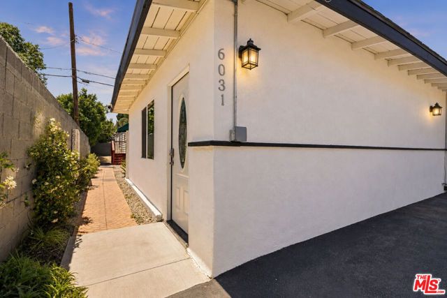 6033 Fallbrook Avenue, Woodland Hills (los Angeles), CA 91367
