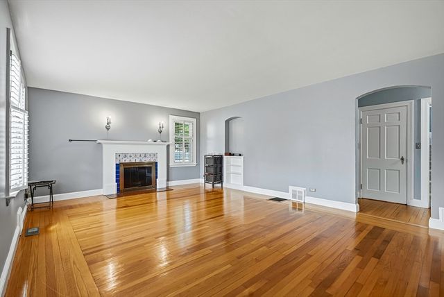 284 Village St, Medway, MA 02053