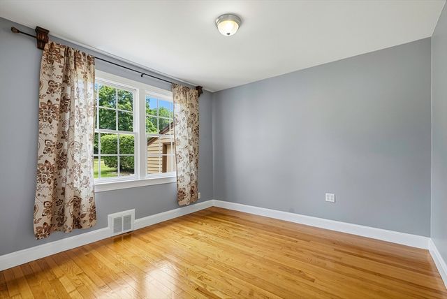 284 Village St, Medway, MA 02053