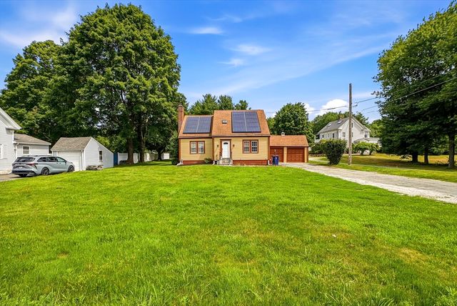 284 Village St, Medway, MA 02053