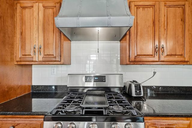 284 Village St, Medway, MA 02053