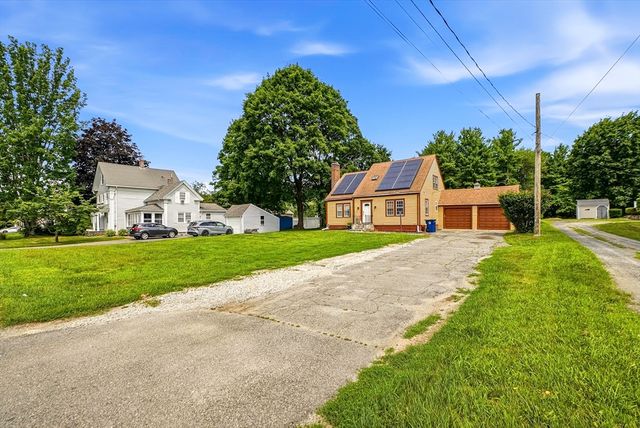 284 Village St, Medway, MA 02053